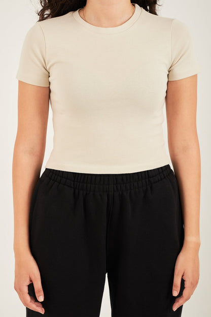 Ribbed Fitted Half Sleeve Top - ThebasiclookInternational